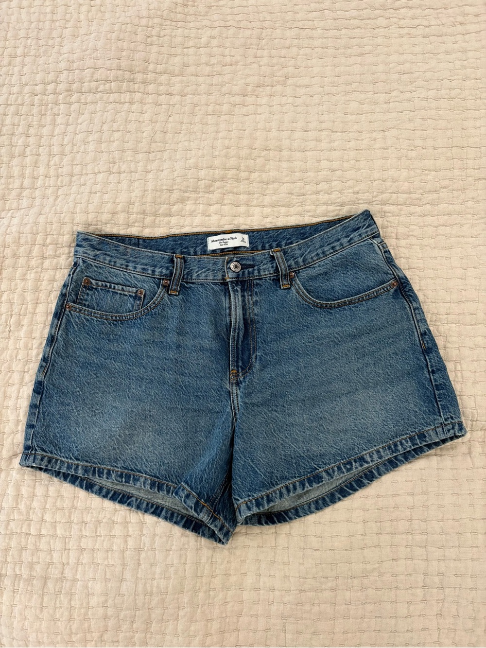 Abercrombie low rise baggy short